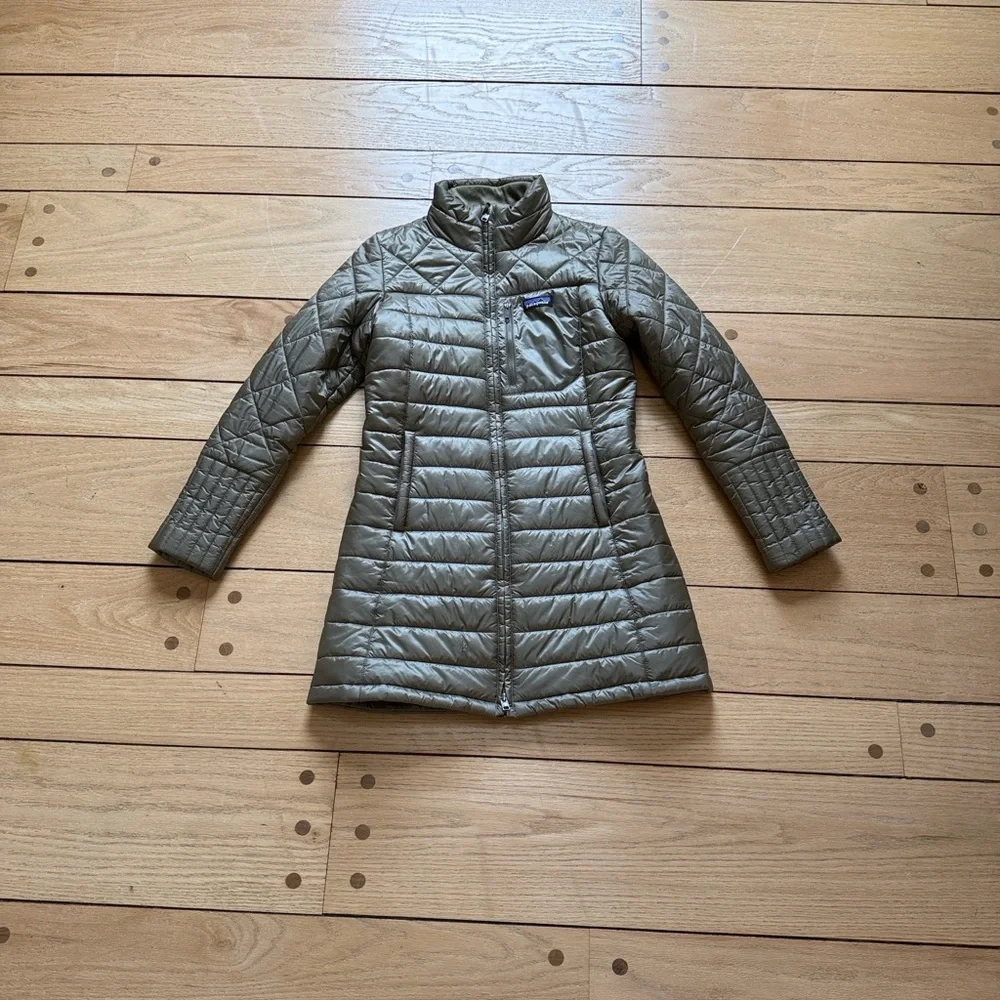 Patagonia Radalie Women’s Olive Green Quilted Puffer Coat - Picture 4 of 4